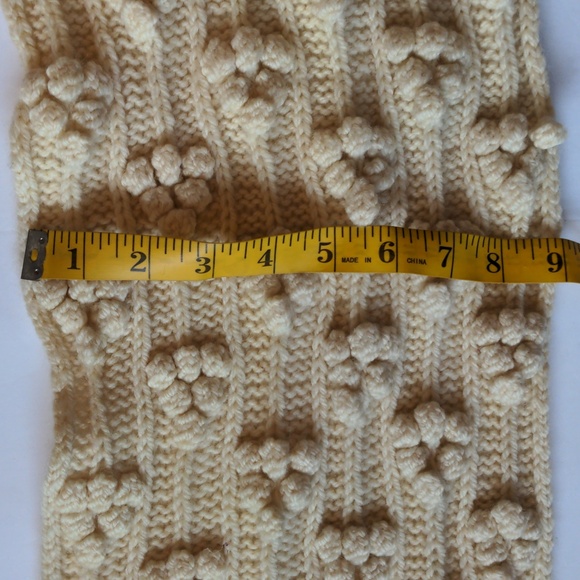 Carraigdonn Handknit Ireland 100% Pure Wool Cream Bauble Fringe Boho Scarf - Picture 4 of 5